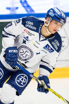 Leksands Daniel Bertov  i ishockeymatchen i SHL mellan