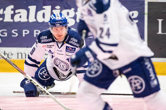 Leksands Lukas Ericsson  i ishockeymatchen i SHL mellan