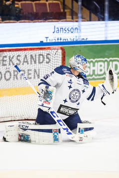 Leksands målvakt Atte Engren  i ishockeymatchen i SHL