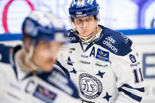 Leksands Martin Karlsson  i ishockeymatchen i SHL mellan
