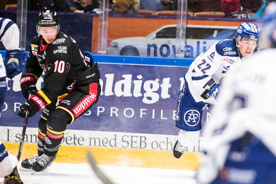 Luleås Tim Kennedy  i ishockeymatchen i SHL mellan Leksand