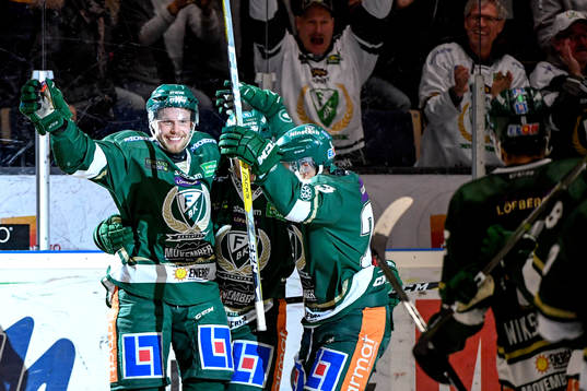 Färjestads Alexander Johansson jublar
