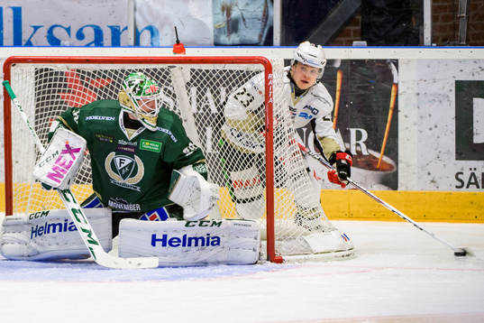 Färjestads målvakt Lars Haugen och Malmö Redhawks