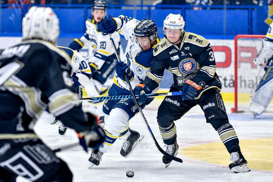 s Teemu Laine och Växjös Olli Palola