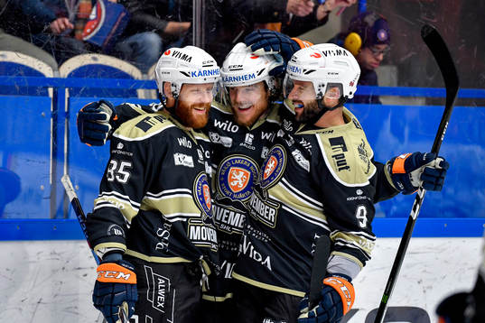 Växjös Liam Reddox, Erik Josefsson och Josh Hennessy
