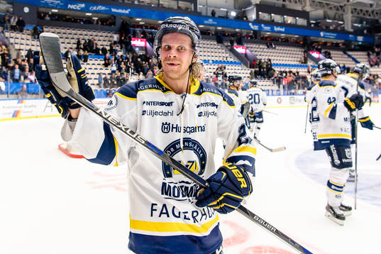 s Mattias Tedenby jublar