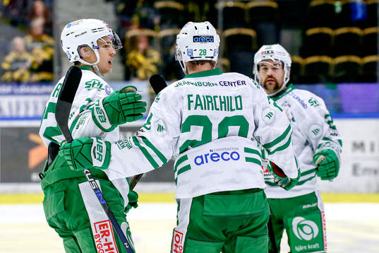 Rögles Cade Fairchild jublar