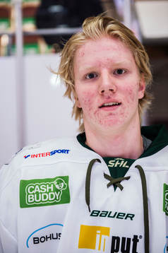 Frölundas Rasmus Dahlin utan hjälm