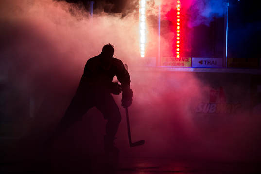 Brynäs Kevin Clark före ishockeymatchen i SHL mellan
