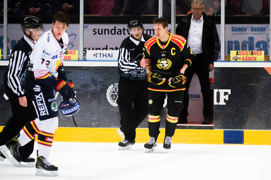 Djurgårdens Adam Ollas Mattsson och Brynäs Jacob