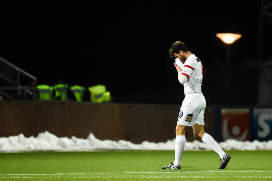Assyriskas Gabriel Valongo da Silva deppar när han lämnar