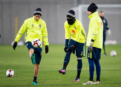 Victor Nilsson Lindelöf, Isaac Kiese Thelin och målvakten