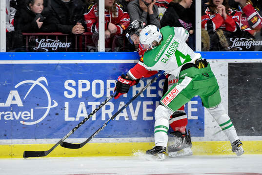 Rögles Ludvig Claesson och Malmö Redhawks Frederik Storm