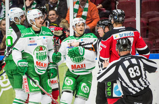 Rögles Christopher Liljewall och Patrik Cehlin i bråk med