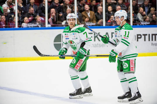 Rögles Patrik Cehlin och Bryan Lerg jublar med