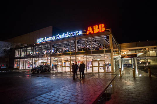 Exteriör ABB arena innan ishockeymatchen i SHL mellan