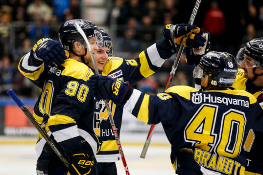 s Lias Andersson och Ted Brithén jublar