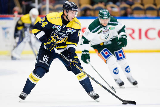 s Erik Christensen med pucken