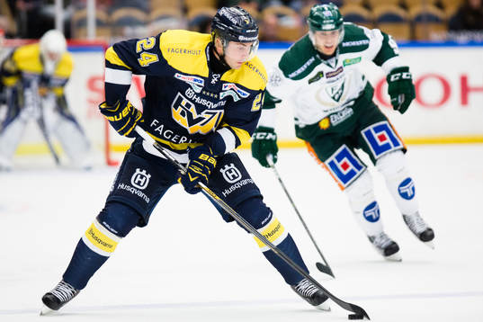 s Erik Christensen med pucken