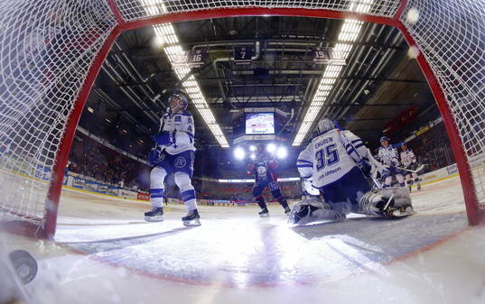 Mål 5-1 av Linköpings Emil Kristensen förbi Leksands