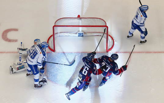 Linköpings Broc Little gör mål 6-1