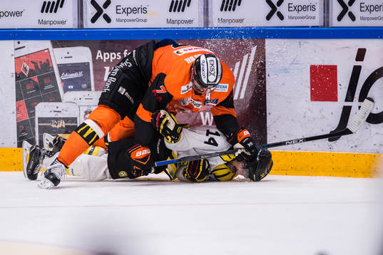 Karlskronas Mattias Karlsson och Brynäs Johan Alcén