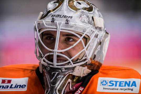 Karlskronas målvakt Johannes Jönsson innan