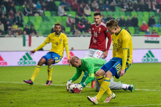 Sveriges Sam Larsson deppar