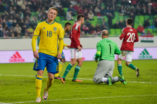 Sveriges Sam Larsson deppar