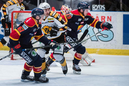 Skellefteås Andrew Calof mot Djurgårdens Markus Ljungh