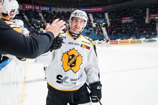 Skellefteås Andrew Calof jublar