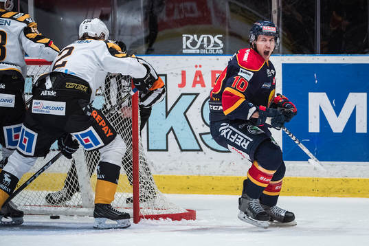 Djurgårdens Jeff Tambellini jublar