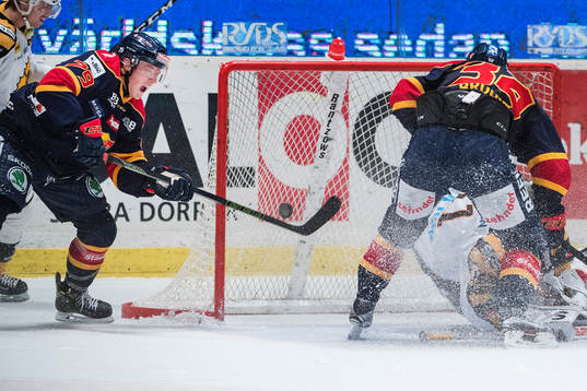 Djurgårdens Patrik Lundh gör 3-2 bakom Skellefteås