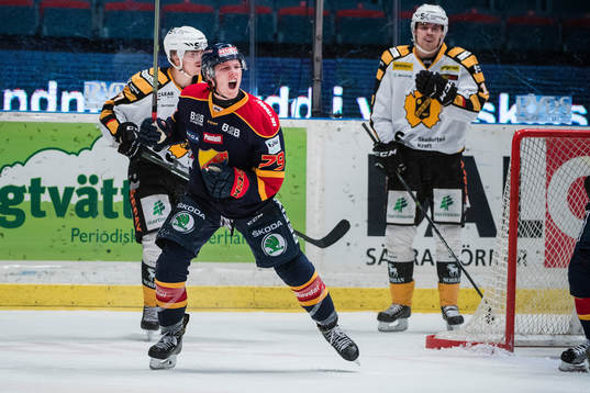 Djurgårdens Patrik Lundh jublar
