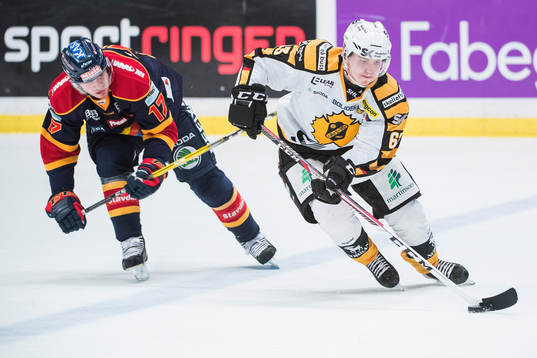 Djurgårdens Henrik Eriksson jagar Skellefteås Sebastian