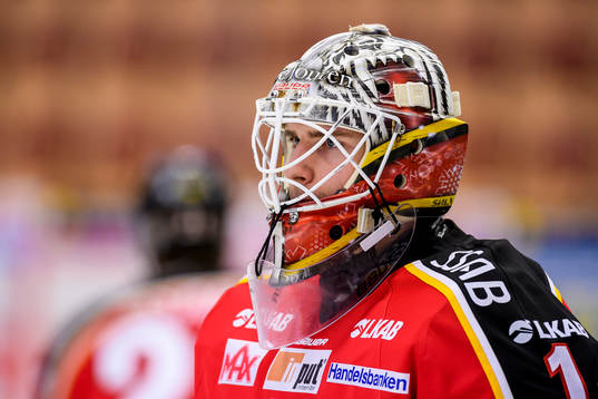 Luleås målvakt Oscar Masiello på uppvärmningen