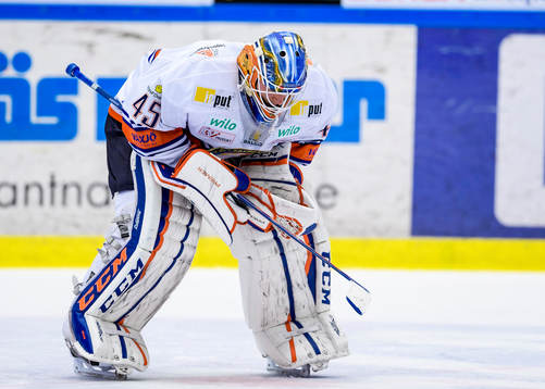 Växjös målvakt Viktor Andrén deppar