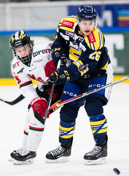 Modos Lukas Wernblom och Södertäljes Anton Holm
