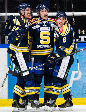 Södertäljes Anton Holm (m) jublar
