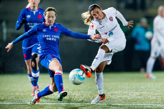 Slavia Prag Veronika Pincova och Rosengårds Marta Viera Da