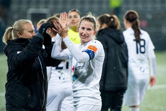 Rosengårds Emma Berglund tackar publiken