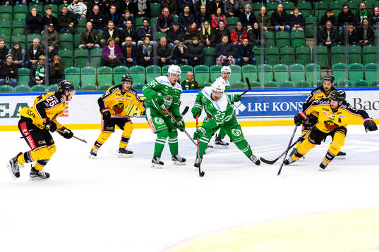 Rögles Daniel Sylwander mot Luleås Jan Sandström