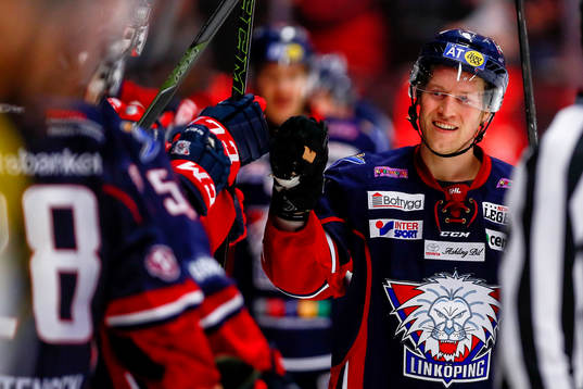 Linköpings Mathis Olimb  jublar