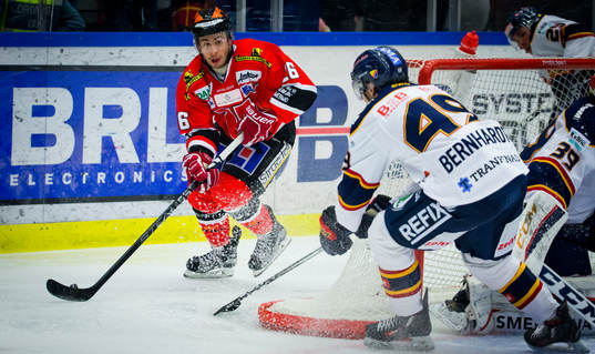 Örebros Greg Squires och Djurgårdens David Bernhardt