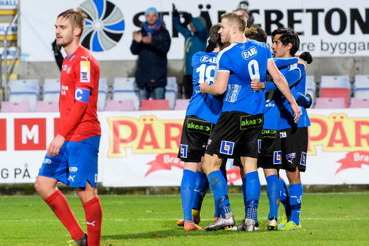 Halmstads spelare jublar