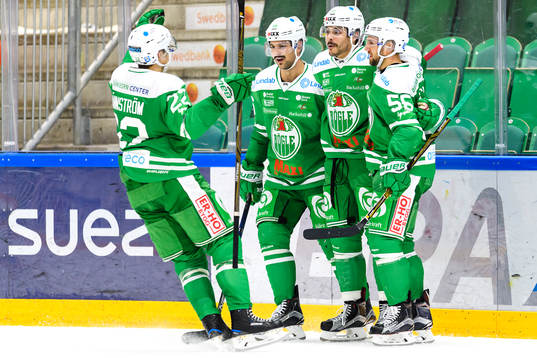 Rögles spelare jublar