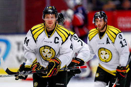Brynäs Jacob Blomqvist jublar