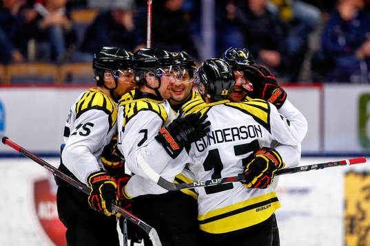 Brynäs Jacob Blomqvist jublar