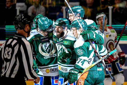 Färjestads John Persson jublar
