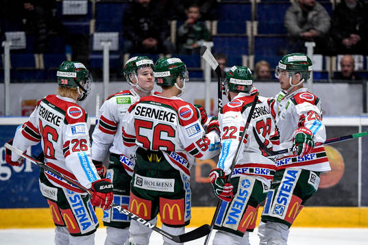 Frölundas Carl Grundström jublar